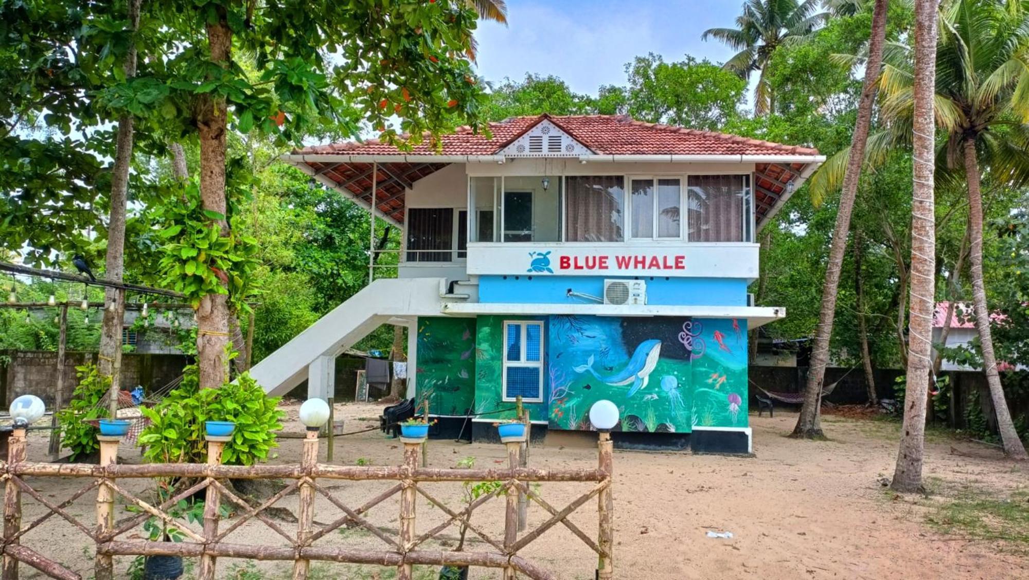 Marari Blue Whale Beach House Bed & Breakfast Alappuzha Exterior foto